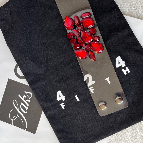 Cuff bracelet in faux red 'stones' and clear plastic. - Picture 1 of 15